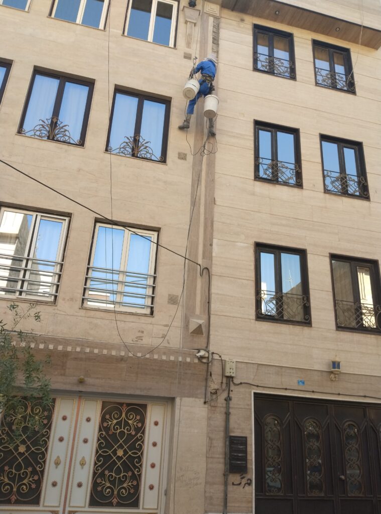 پیچ و رولپلاک سنگ نما در قزوین با طناب 